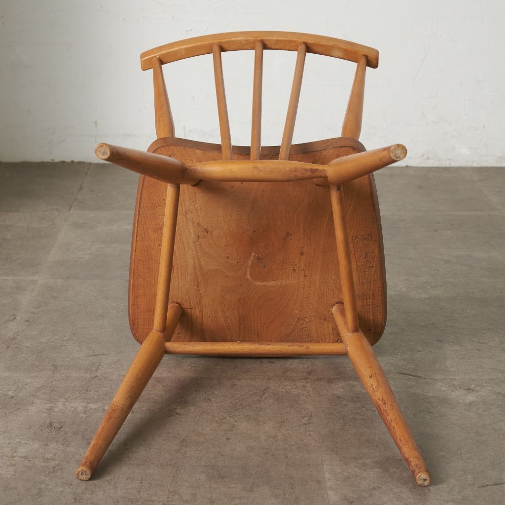 スティックバックチェア