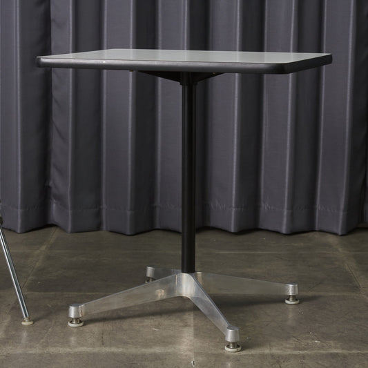 イームズ コントラクトベース テーブル