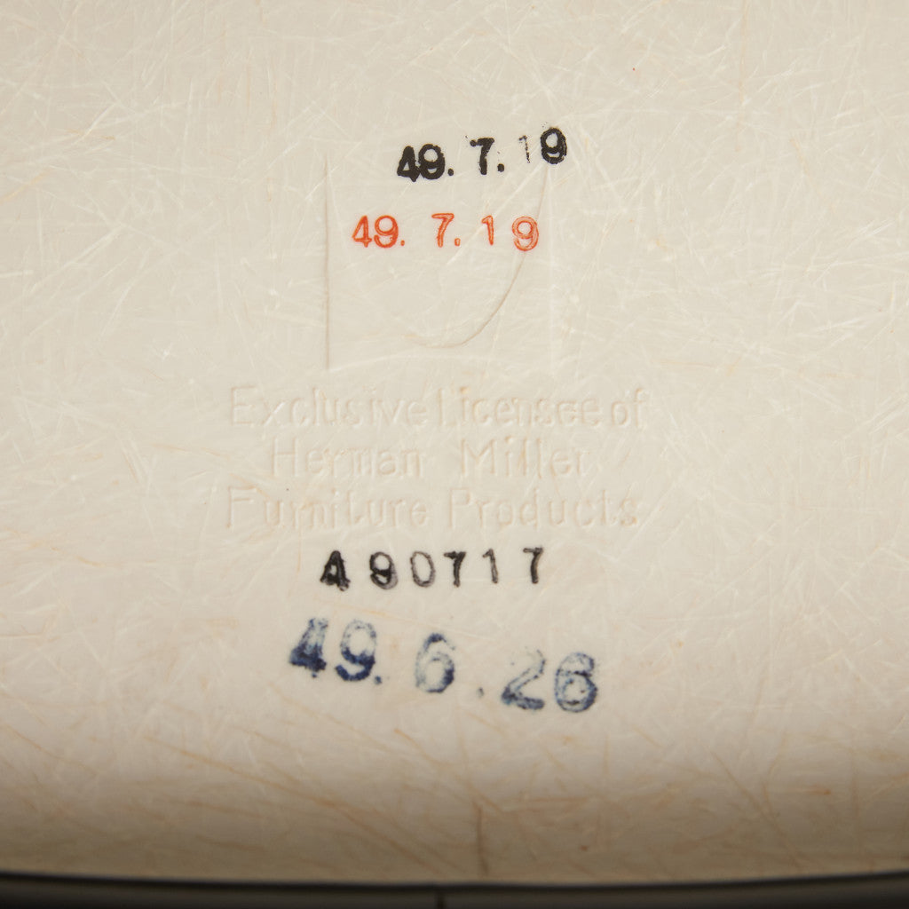 サイドシェルチェア スタッキングベース