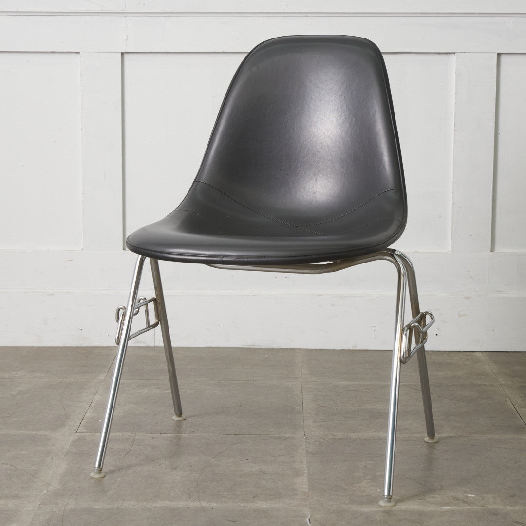 サイドシェルチェア スタッキングベース