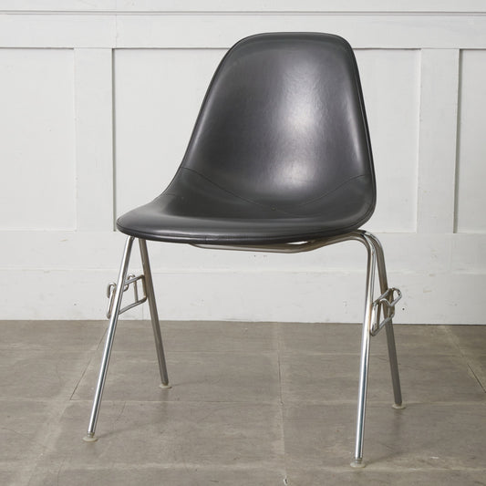 サイドシェルチェア スタッキングベース