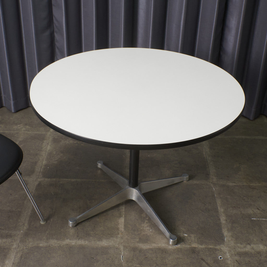 イームズ コントラクトベース ラウンドテーブル