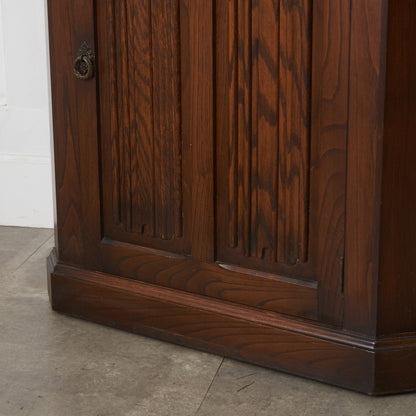 英国クラシック オーク材 コーナーキャビネット