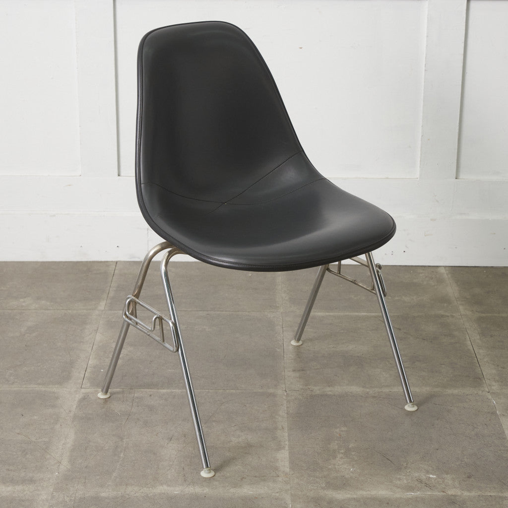 サイドシェルチェア スタッキングベース