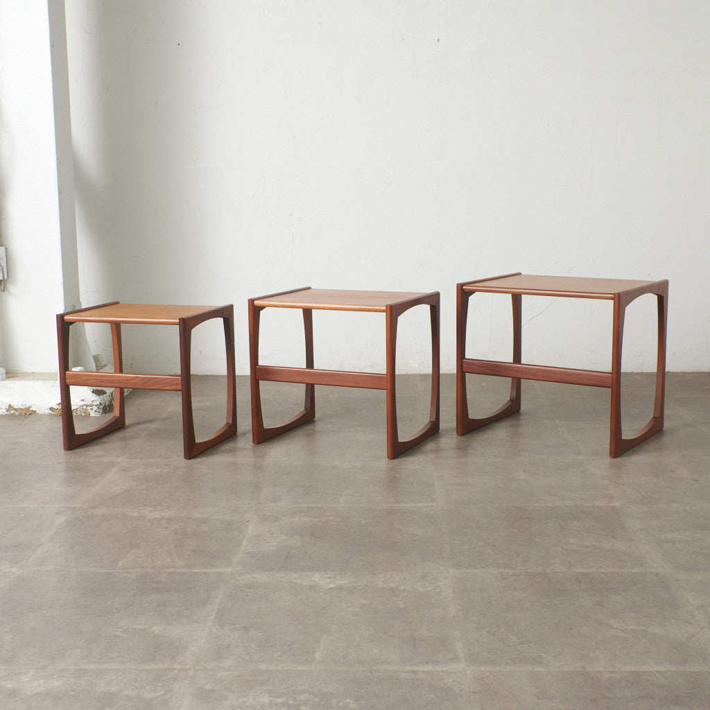 Quadrille ヴィンテージ ネストテーブル