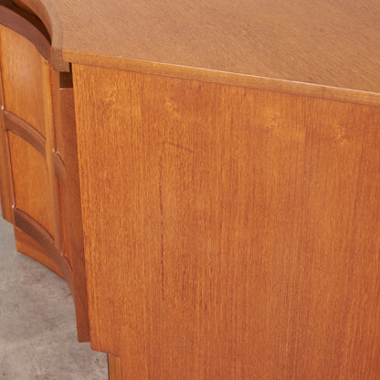 ヴィンテージ 凹型コーナーキャビネット