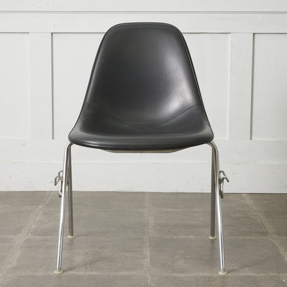 サイドシェルチェア スタッキングベース