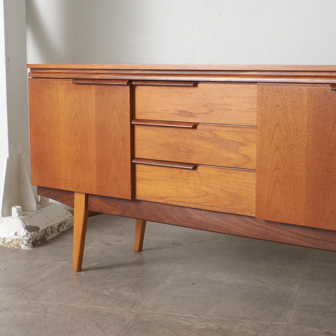 英国ヴィンテージ サイドボード – rocca rocca