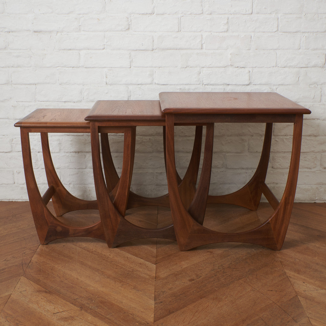 Astro ネストテーブル