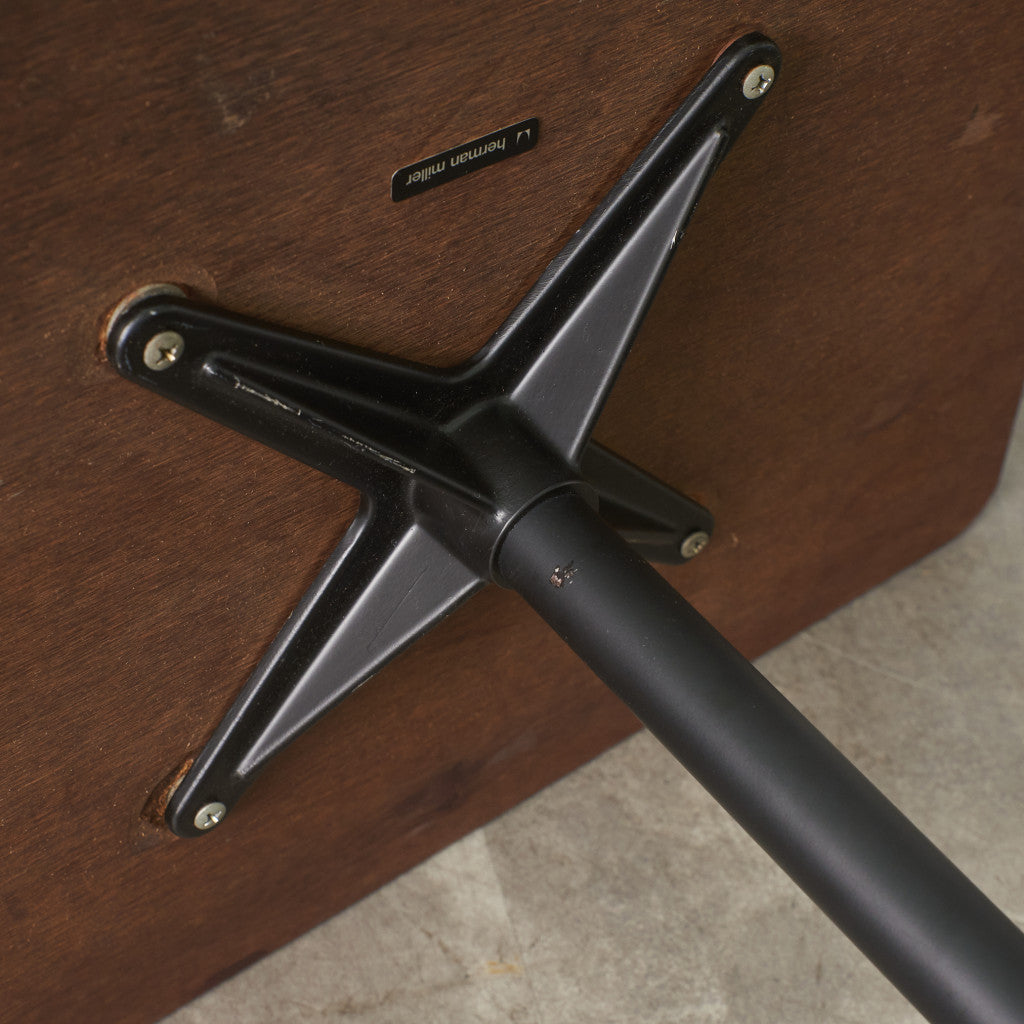 イームズ コントラクトベース テーブル