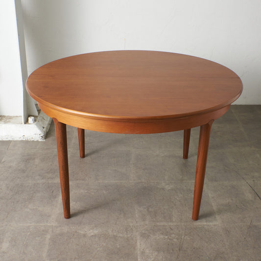 ヴィンテージ ラウンドダイニングテーブル
