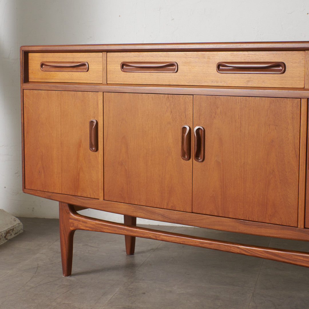 Fresco 脚付きサイドボード (4072) – rocca rocca