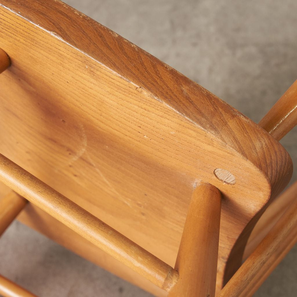 スティックバックチェア