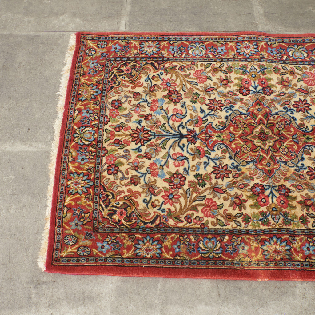 イラン産 ウール製 絨毯