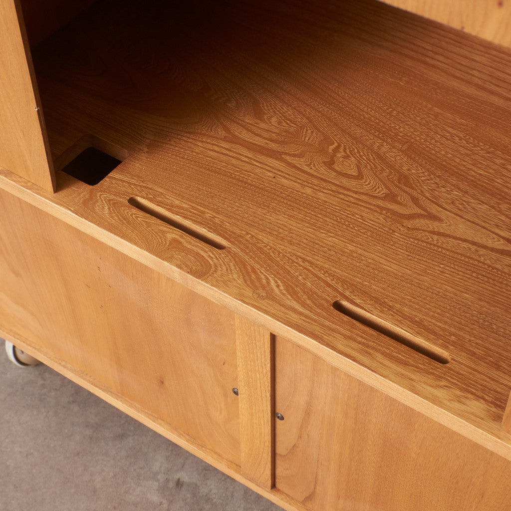 ウィンザー テレビキャビネット