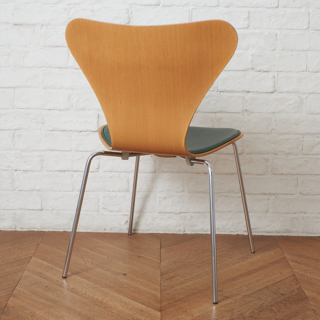 セブンチェア / フロントパディング