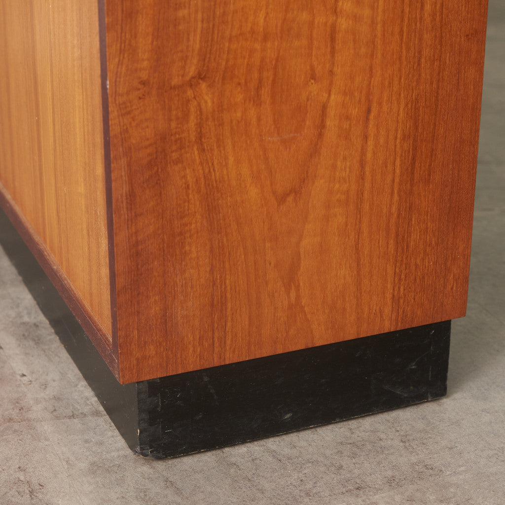 英国ヴィンテージ ナローガラスキャビネット