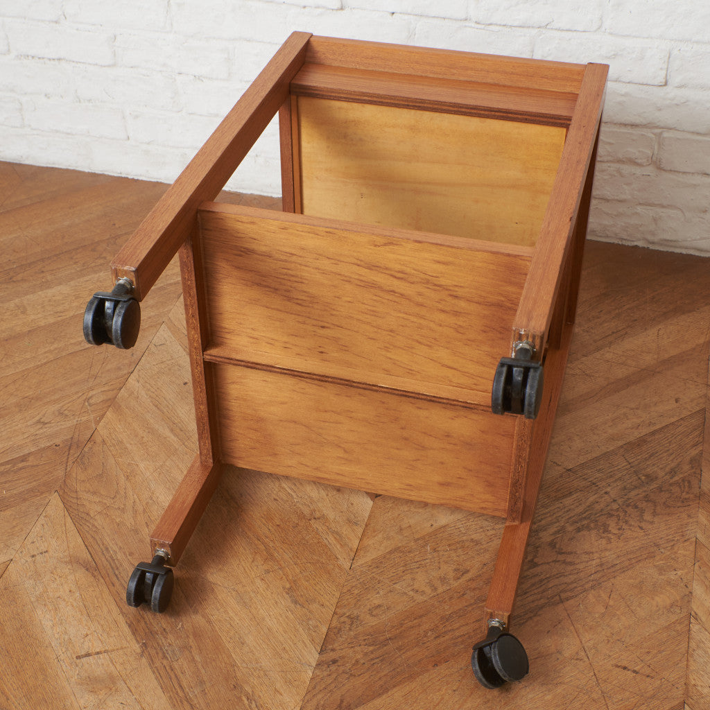 ジャパンヴィンテージ キャスター付き サイドテーブル