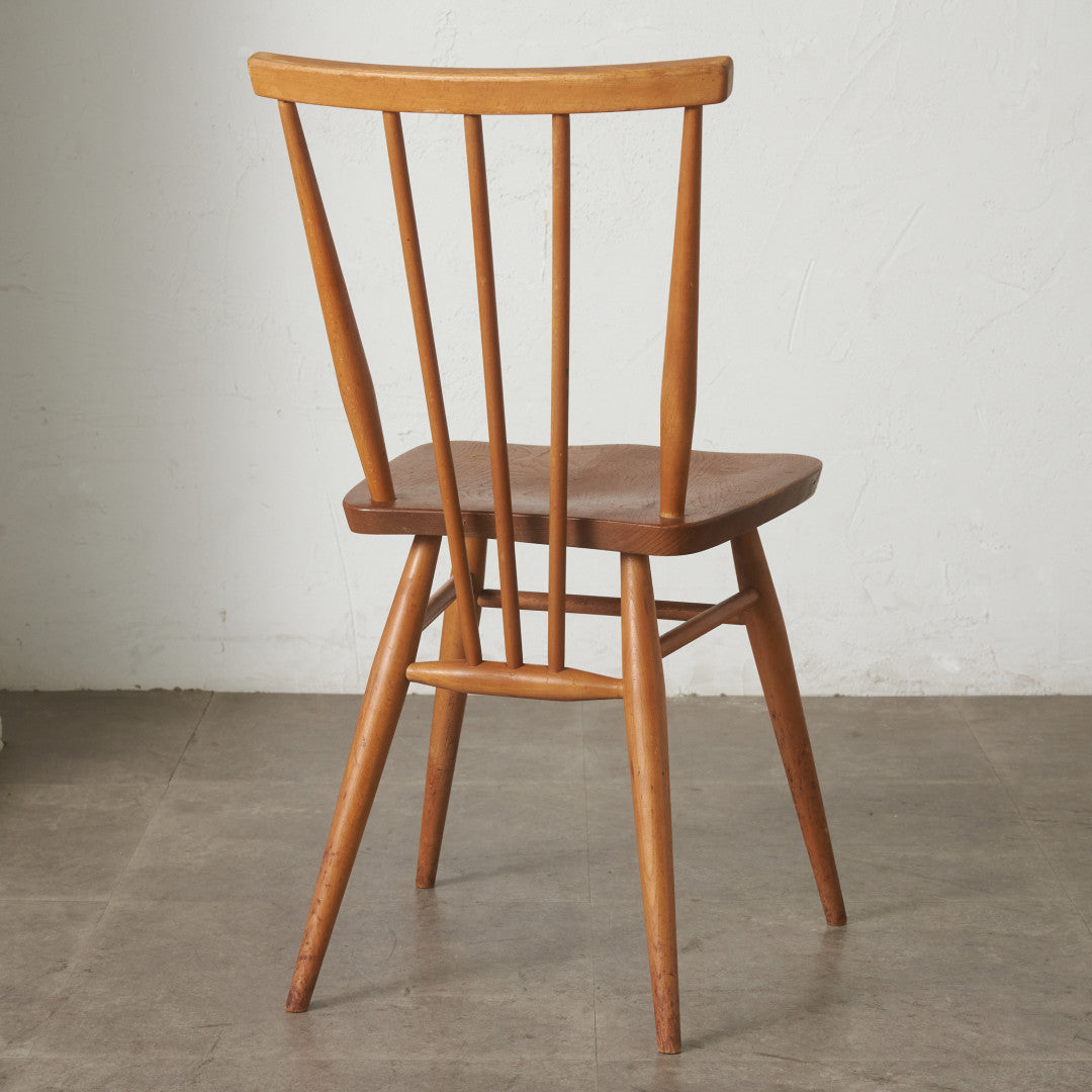 スティックバックチェア