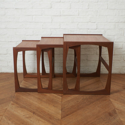 Quadrille ヴィンテージ ネストテーブル