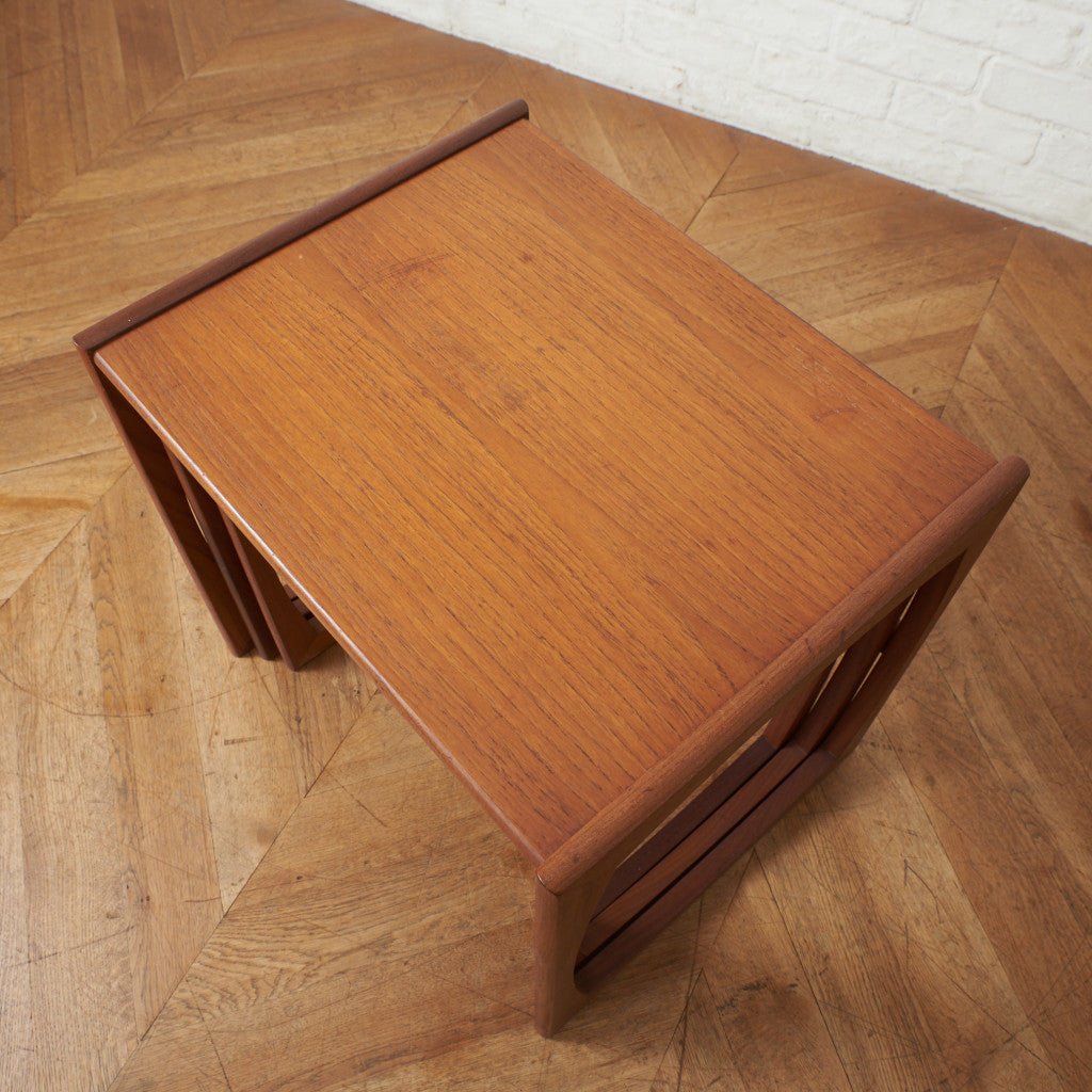 Quadrille ヴィンテージ ネストテーブル