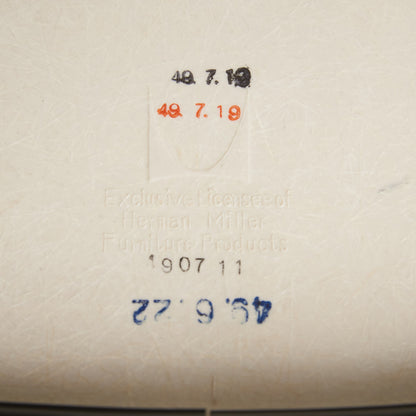 サイドシェルチェア スタッキングベース