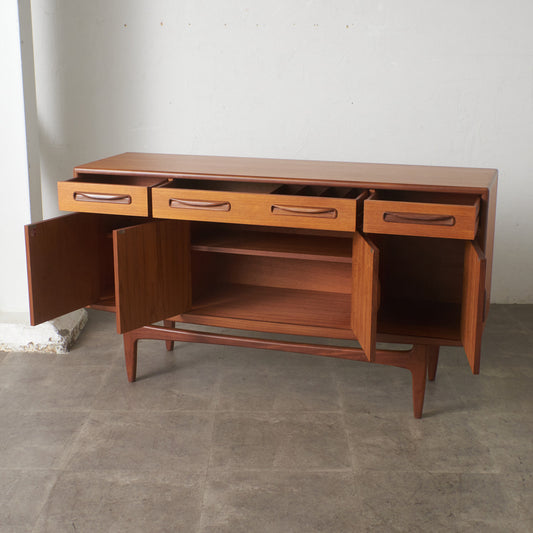 Fresco 脚付きサイドボード (4072)