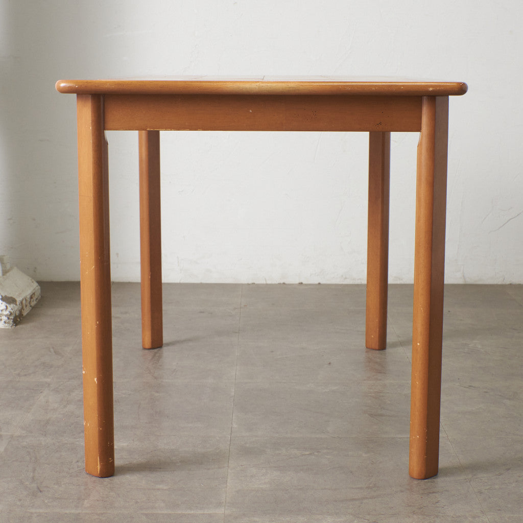 ヴィンテージ タイルトップ ダイニングテーブル