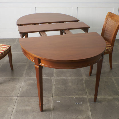 TRIUNE 伸長式 ダイニングテーブル