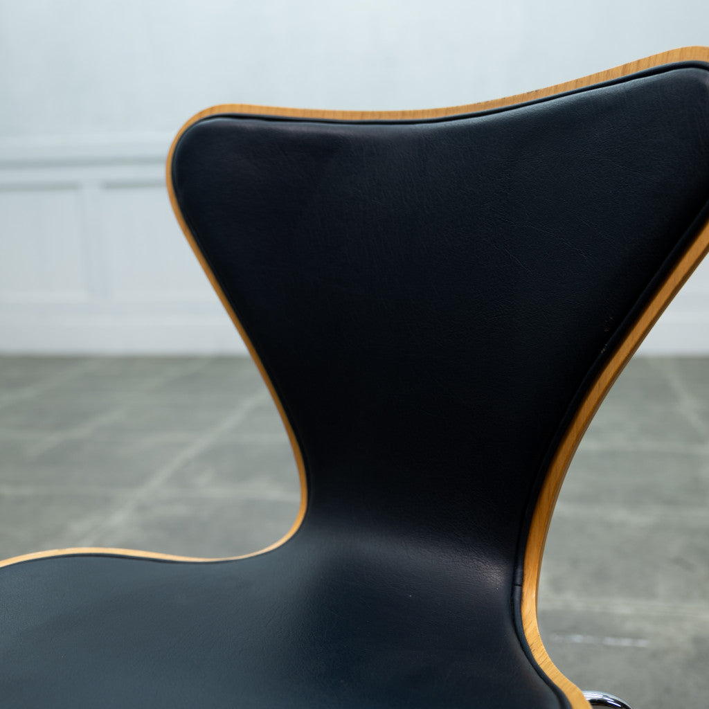 セブンチェア / フロントパディング