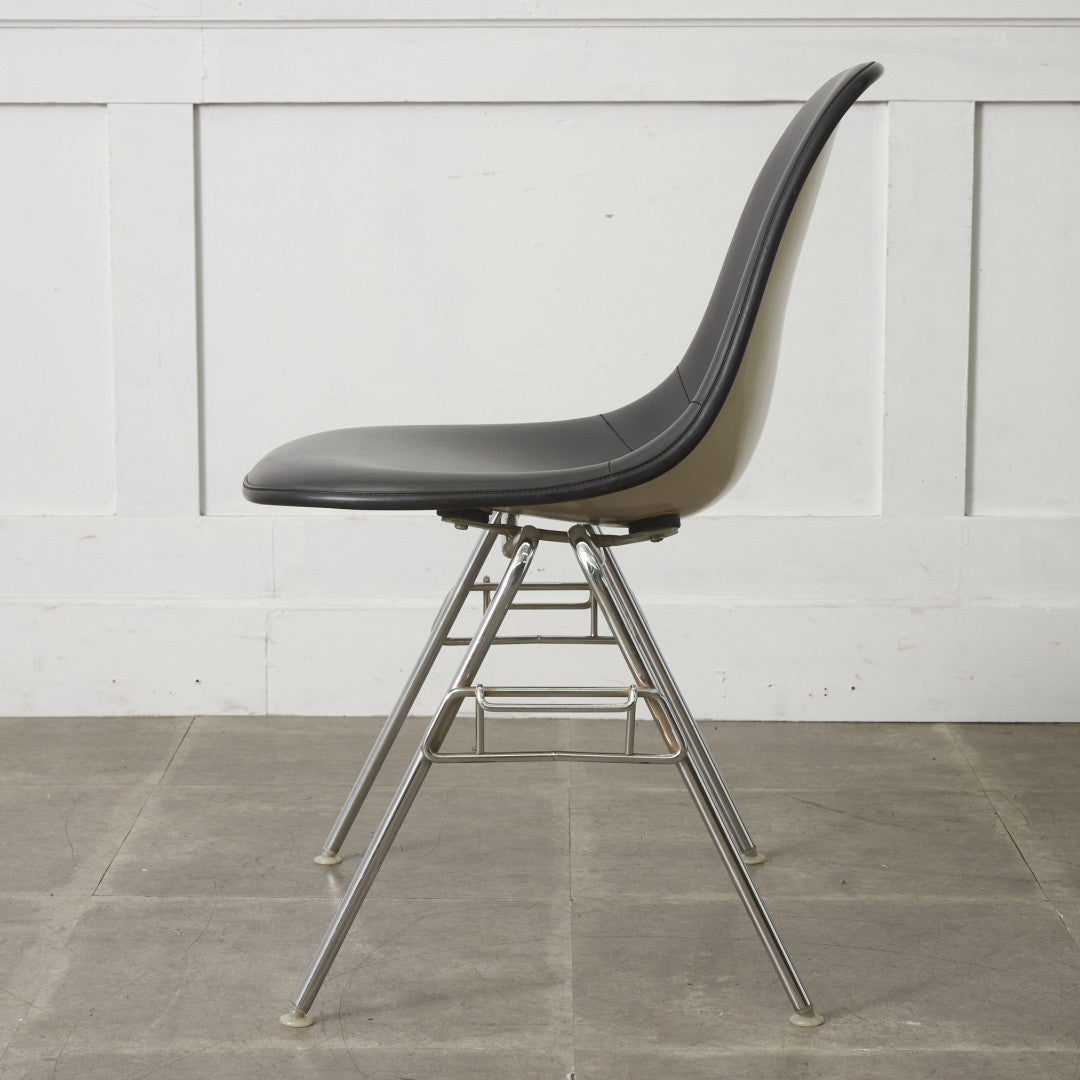 ハーマンミラー イームズ サイドシェルチェア スタッキングベース ヴィンテージ ハーマンミラー イームズ サイドシェルチェア スタッキングベース