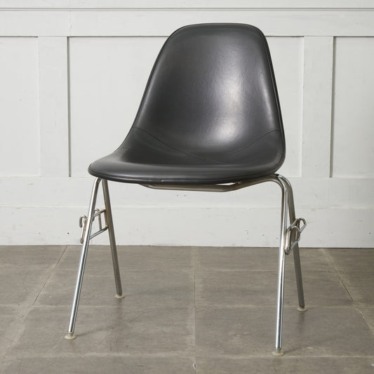 サイドシェルチェア スタッキングベース