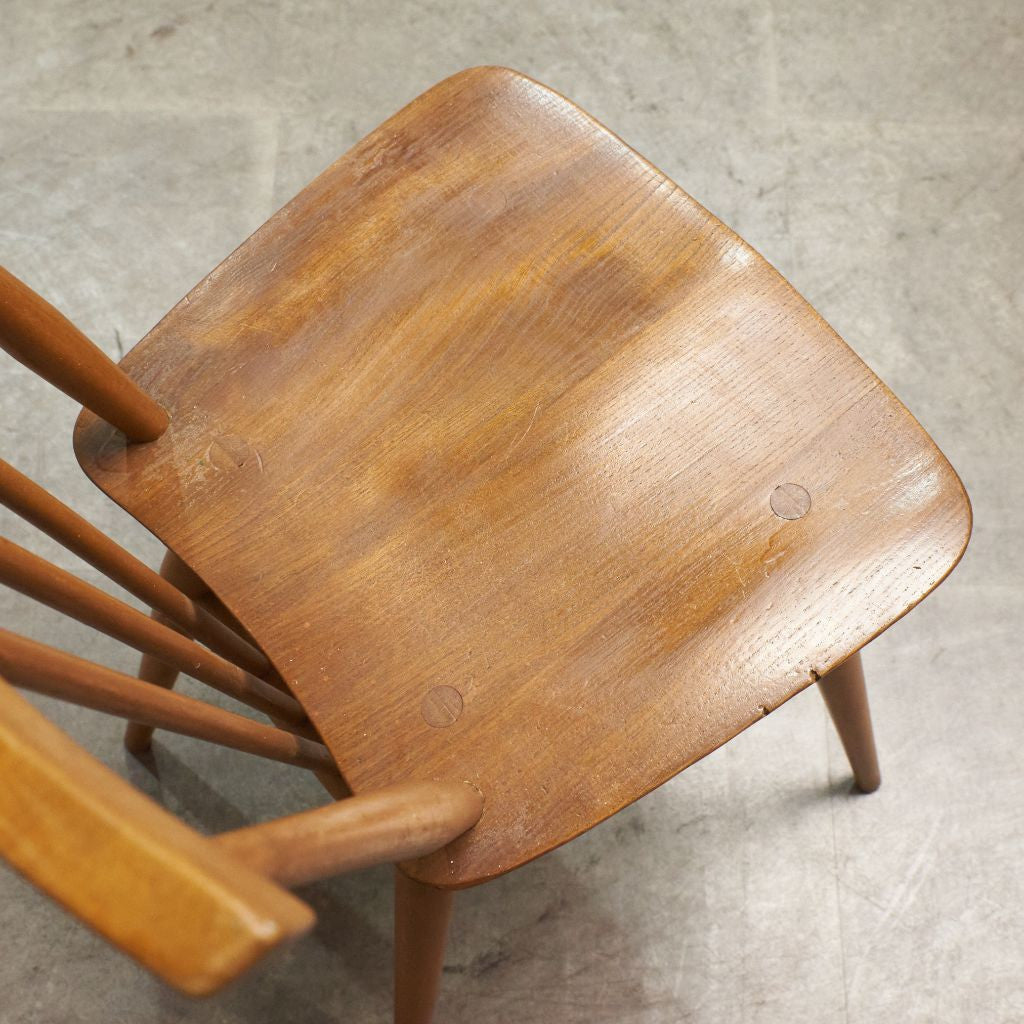 スティックバックチェア