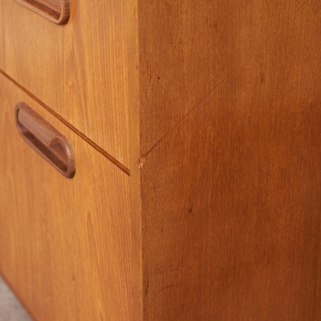 英国 ヴィンテージ 3段 チェスト