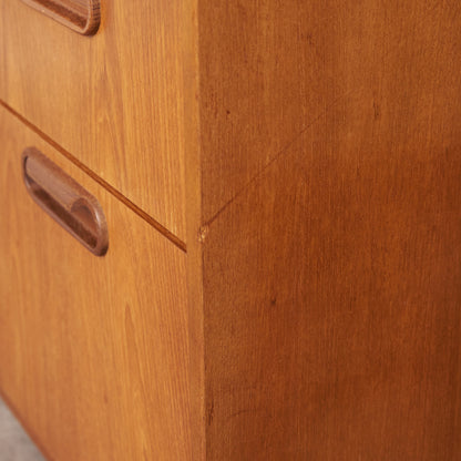 英国 ヴィンテージ 3段 チェスト