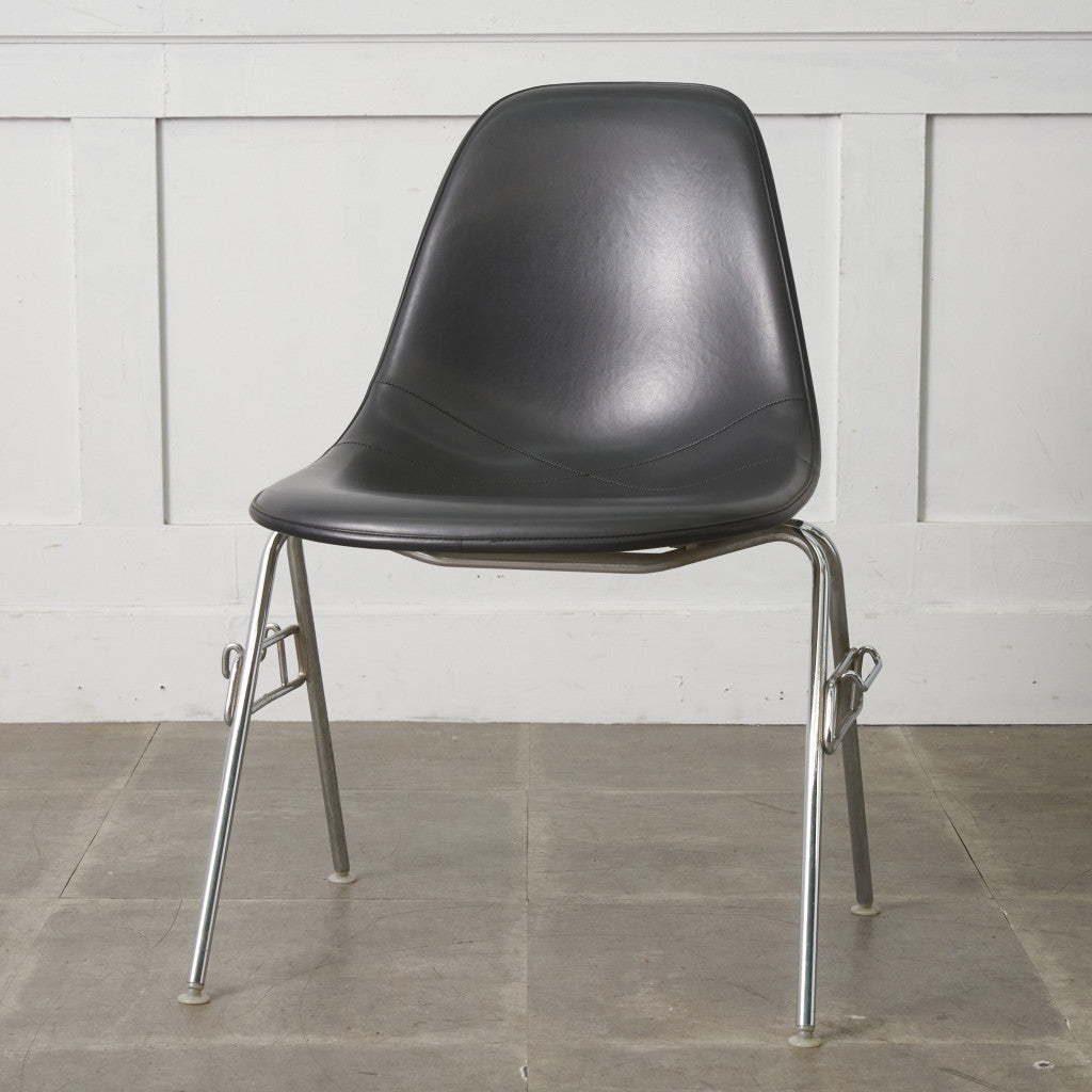 サイドシェルチェア スタッキングベース