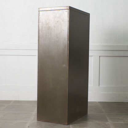 4段 メタルキャビネット