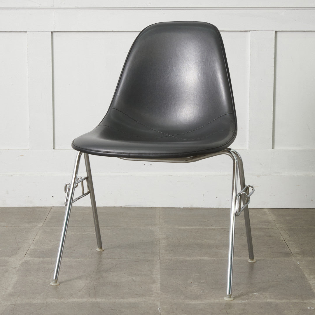 サイドシェルチェア スタッキングベース