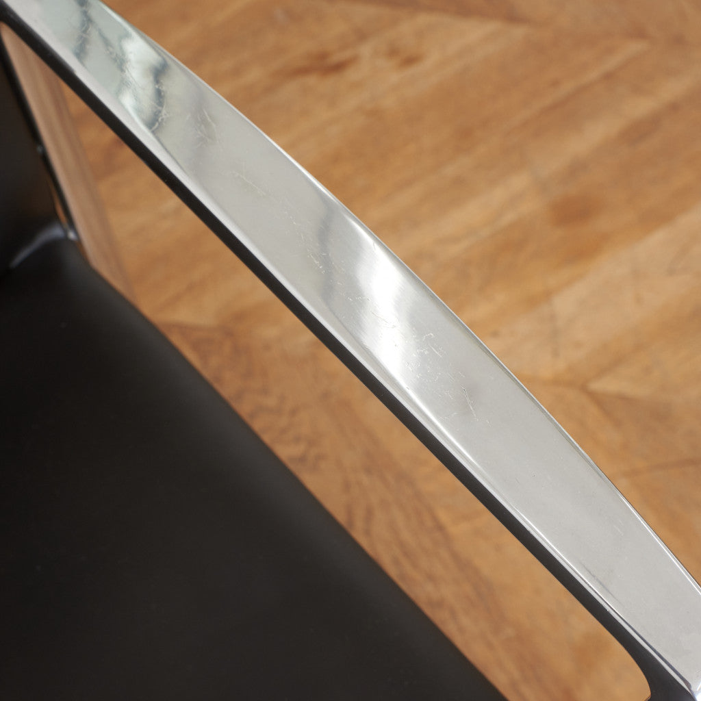 184 EVE アームチェア