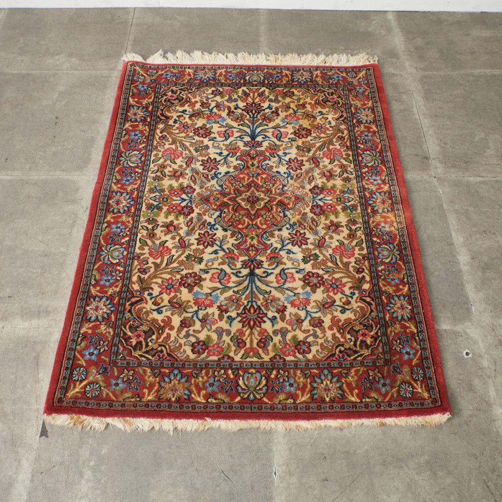 イラン産 ウール製 絨毯