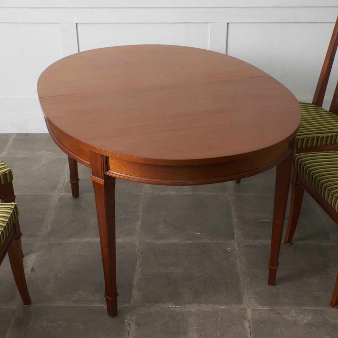 TRIUNE 伸長式 ダイニングテーブル