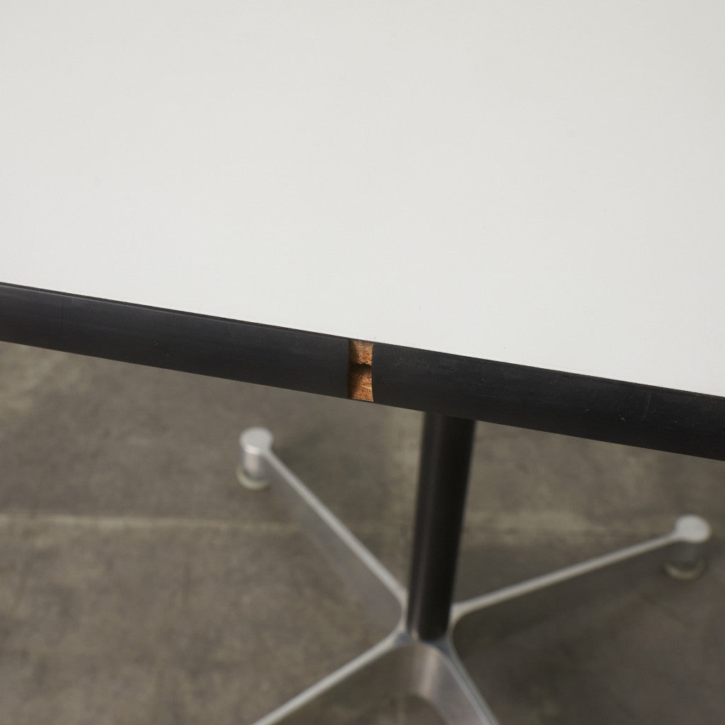 イームズ コントラクトベース テーブル