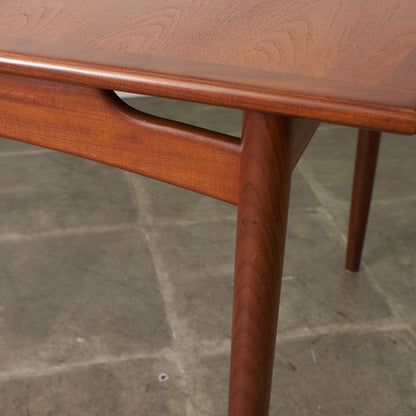 ブラジリア ダイニングテーブル