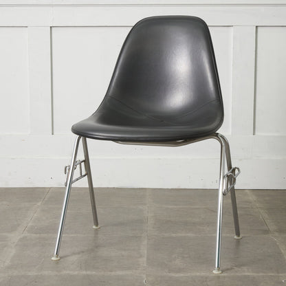 サイドシェルチェア スタッキングベース