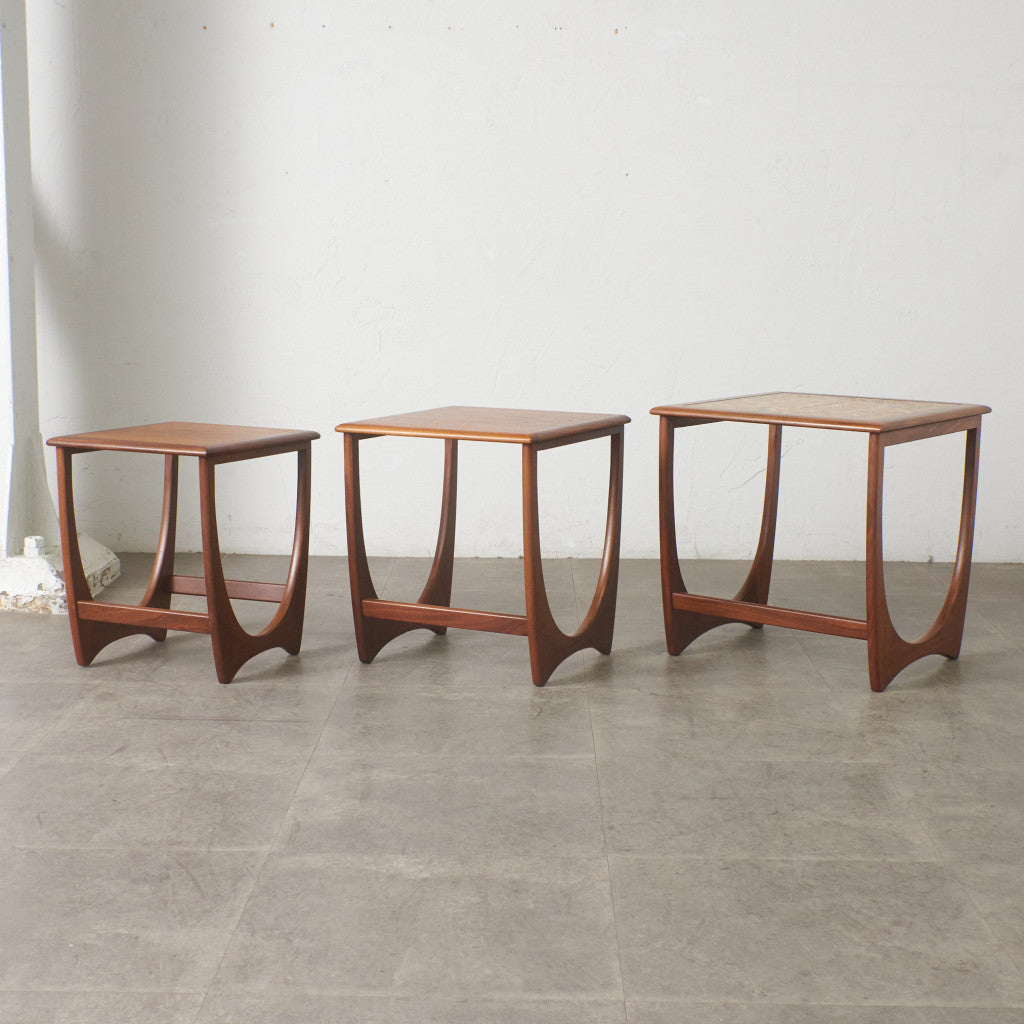 Astro セラミックタイルトップ ネストテーブル (3552D)