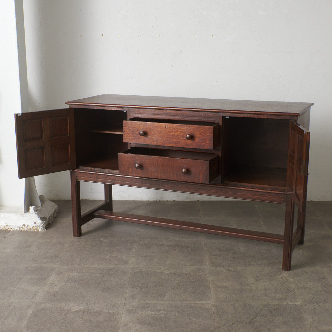 英国アンティーク サイドボード