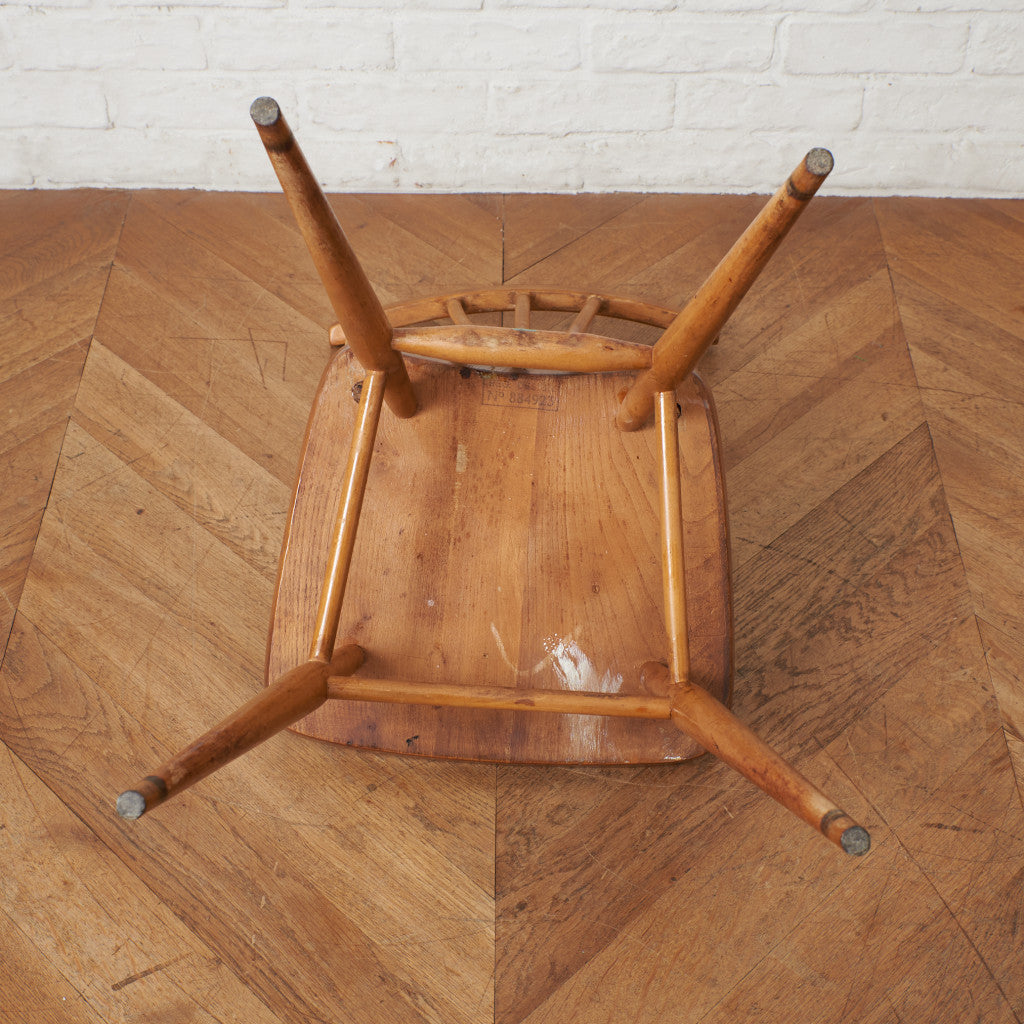 スティックバックチェア