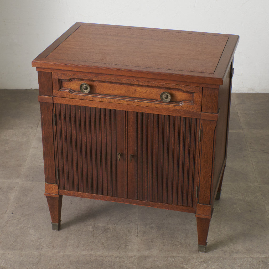 TRIUNE ナイトテーブル