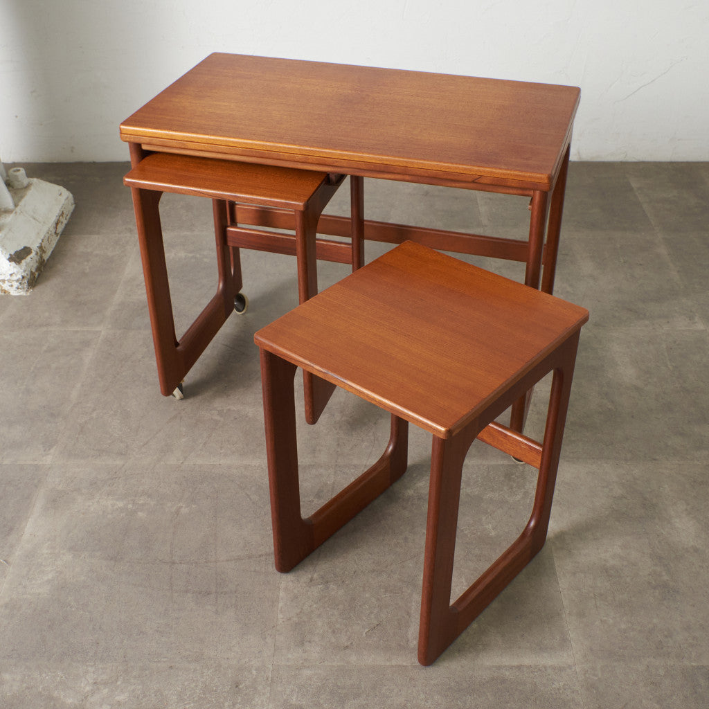 ヨーロッパ　ヴィンテージ　家具 ハイキャビネット/UD7262 - 家具・インテリア・北欧ビンテージ