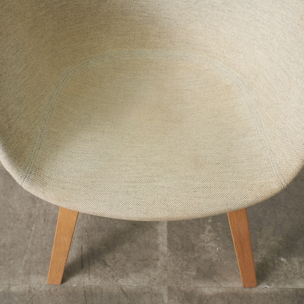 ABOUT A CHAIR アバウト ア チェア